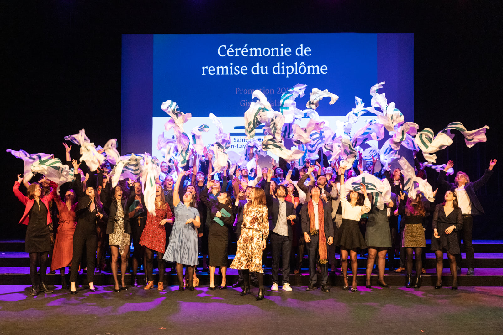 Photo cérémonie remise de diplôme