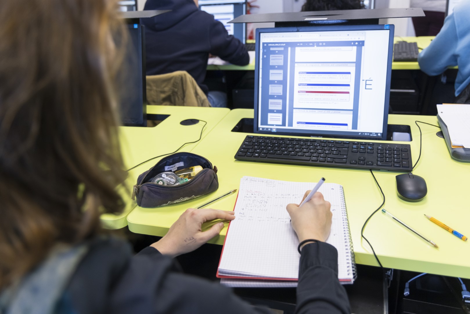 Travail : « Le bureau est devenu le lieu de l'interruption permanente »